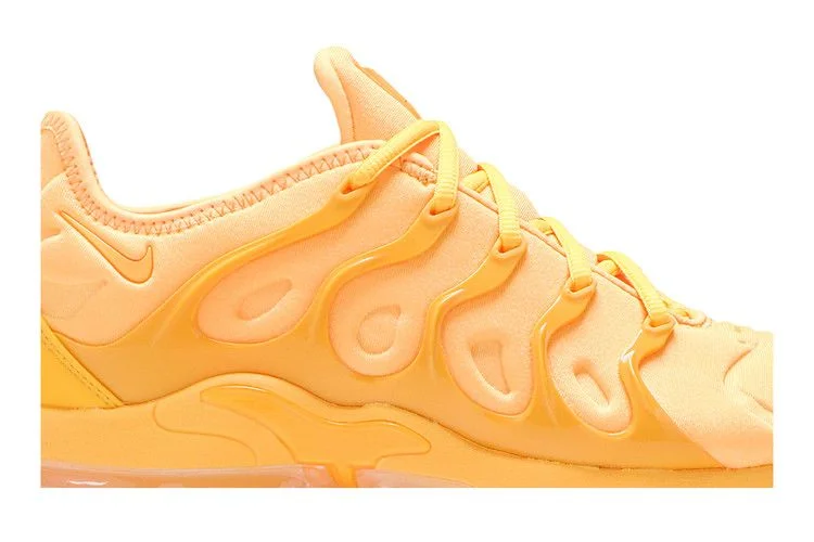 Кроссовки Nike Wmns Air VaporMax Plus 'Orange'