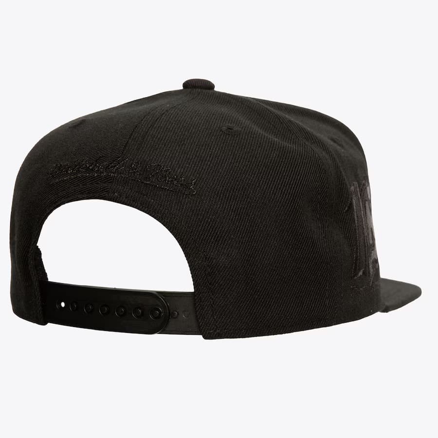 Бейсболка Mitchell & Ness Black New Jersey Devils Pearl Snapback Hat
