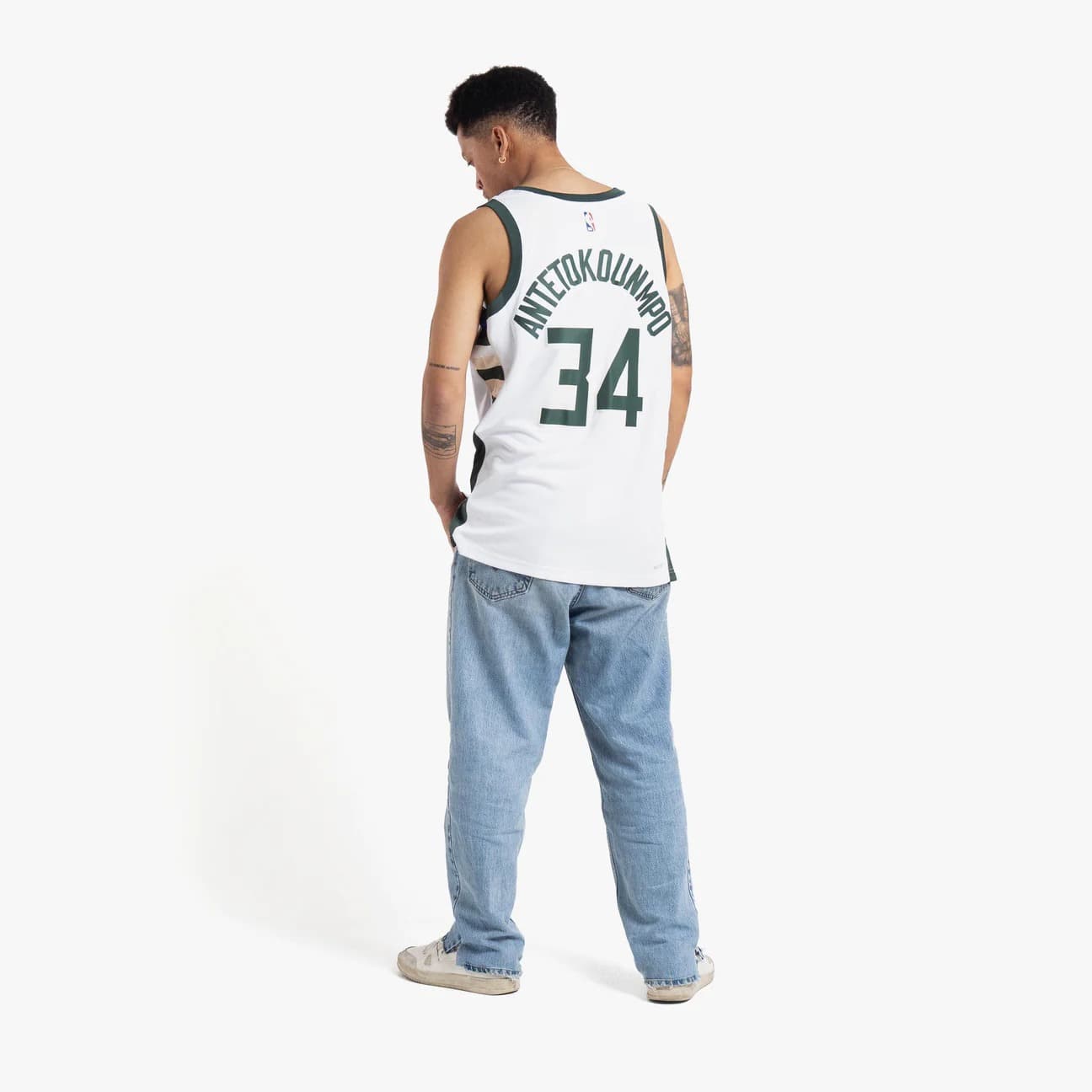 Баскетбольная джерси 2023-24 Milwaukee Bucks Giannis Antetokounmpo #34 Swingman Association Edition White Jersey