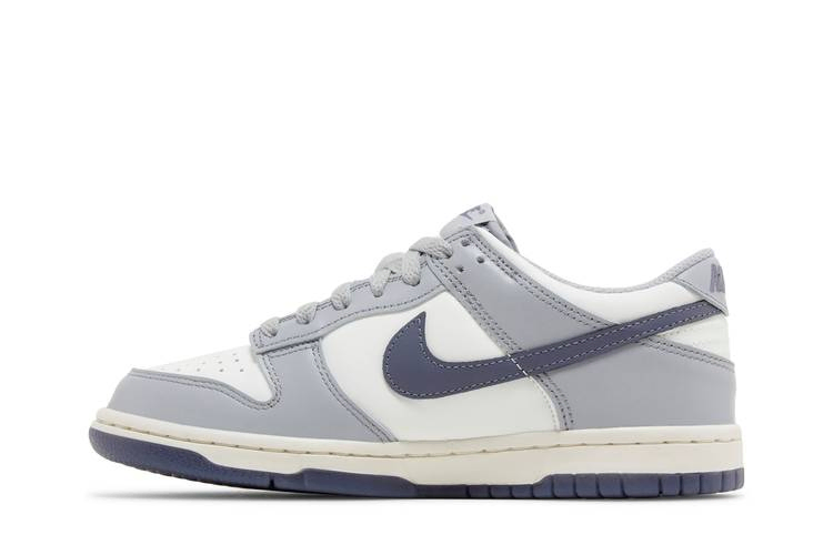 dunk-low-gs-platinum-tint-light-carbon-fb9109-101_02