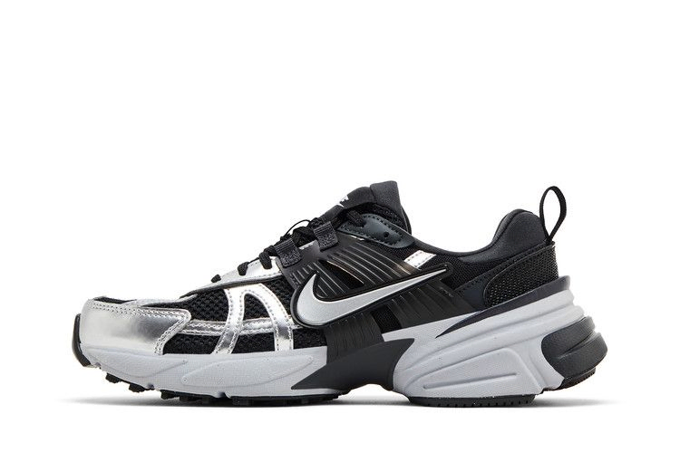 Кроссовки Nike Wmns V2K Run 'Black Metallic Silver'