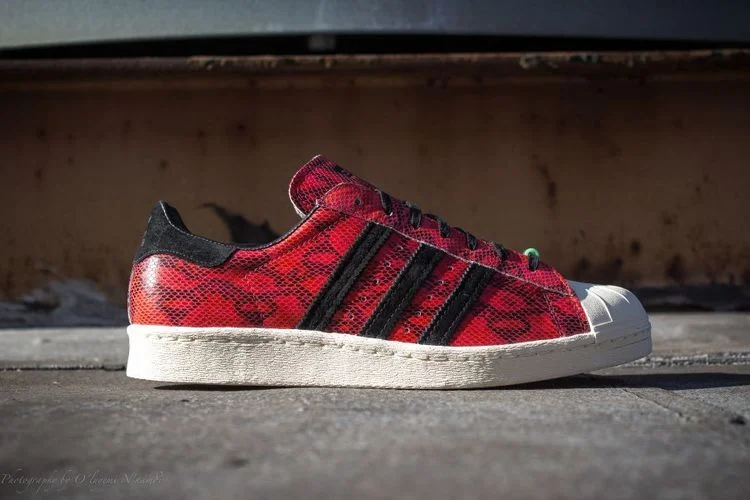 Krossovki-Adidas-Superstar-80S-Cny-Chinese-New-Year