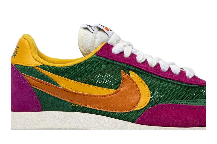 Krossovki-sacai-x-Nike-LDWaffle-Pine-Green-1