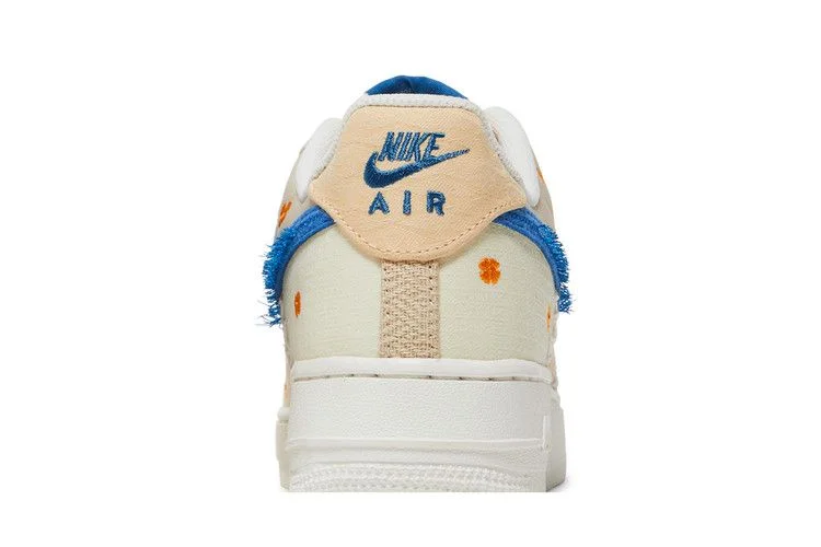 Krossovki-Nike-Wmns-Air-Force-1-07-LA-Flea-6