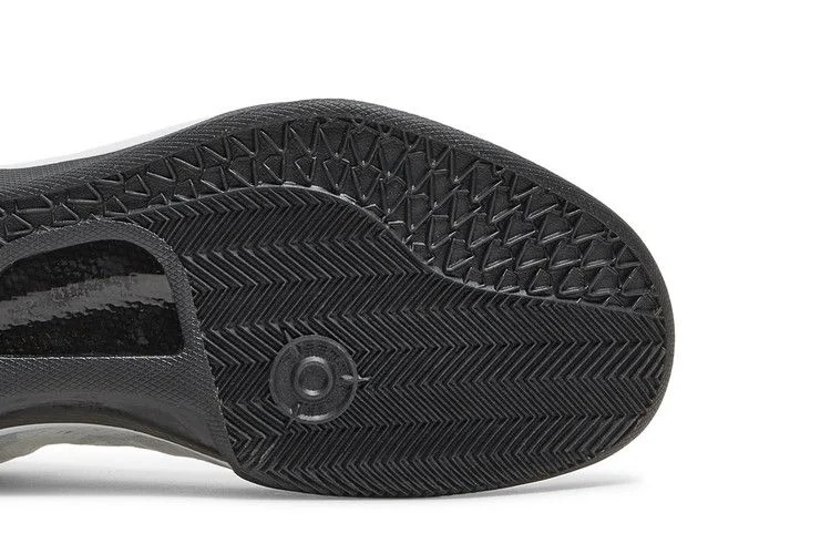Krossovki-Nike-Kobe-8-TB-White-Black-4