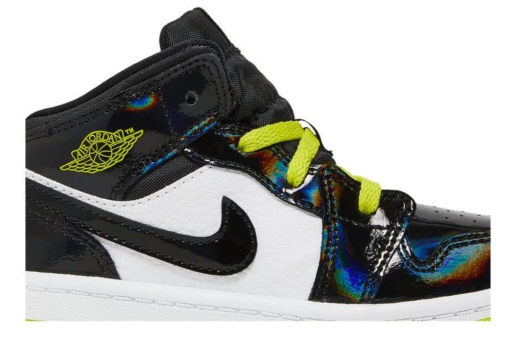 Krossovki-Air-Jordan-1-Mid-TD-Black-Cyber-1