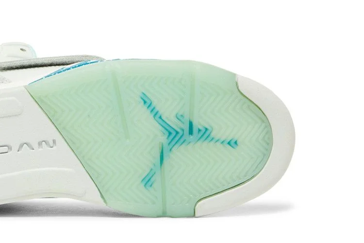 Krossovki-Air-Jordan-Son-Of-Mars-GS-Pure-Platinum-4