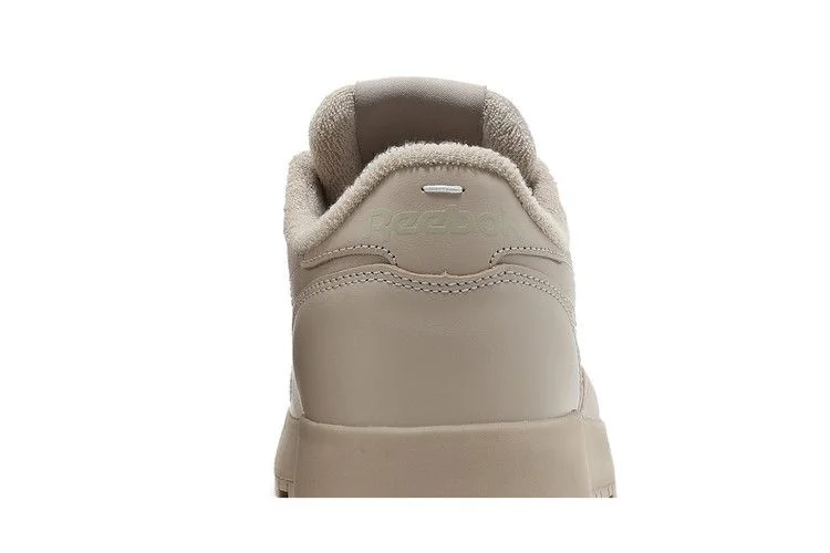 Кроссовки Maison Margiela x Reebok Classic Leather Tabi 'Natural'