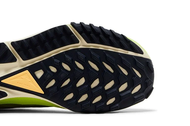 Krossovki-Nike-Wmns-React-Pegasus-Trail-4-GORE-TEX-Wolf-Grey-Volt-4