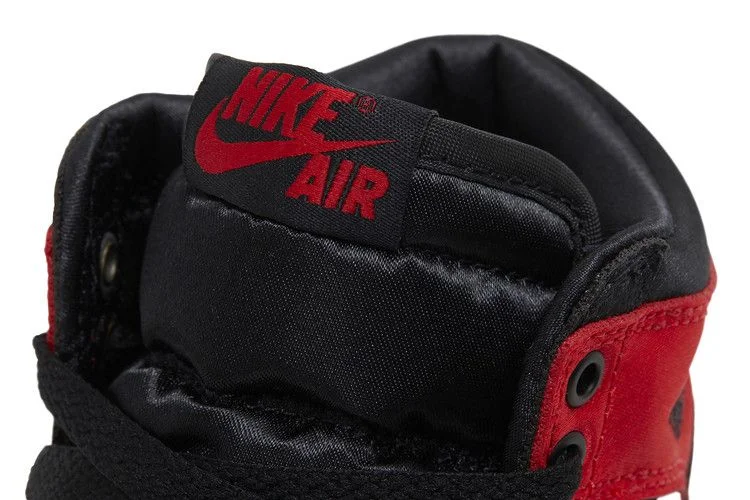 Krossovki-Wmns-Air-Jordan-1-Retro-High-OG-Satin-Bred-2023-9