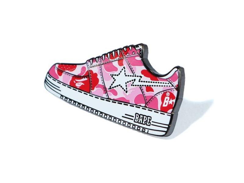 Значок BAPE ABC Camo Bapesta Pintrill Pin Pink