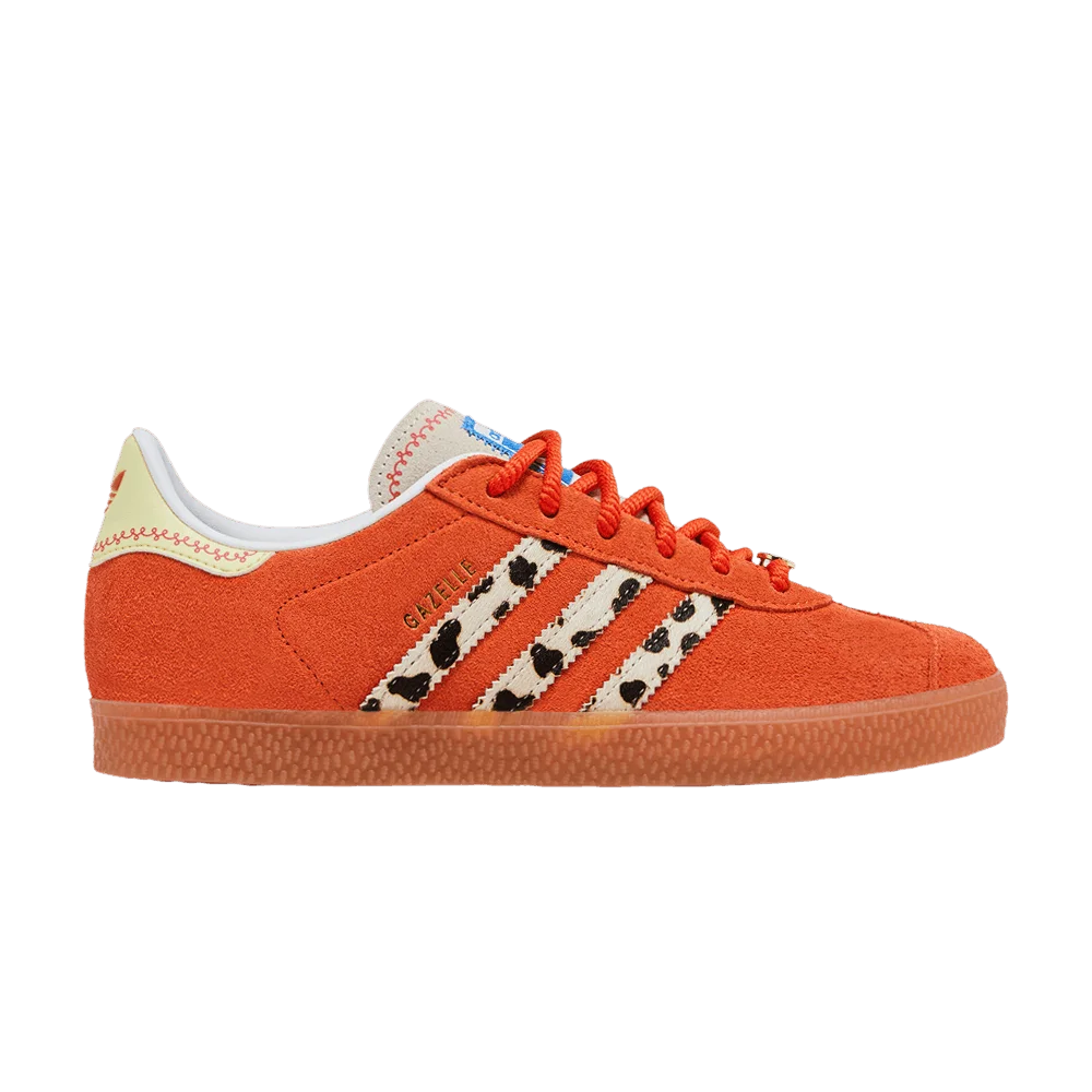 Krossovki-Toy-Story-x-adidas-Gazelle-J-Jessie
