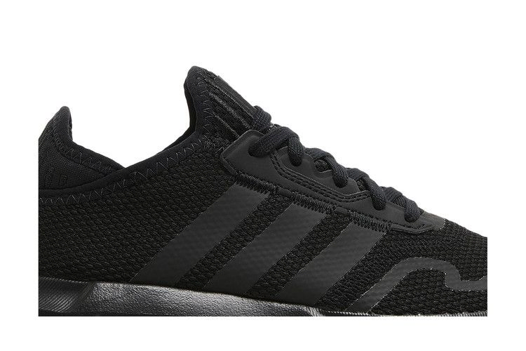 swift-run-x-j-triple-black-fy2153_01