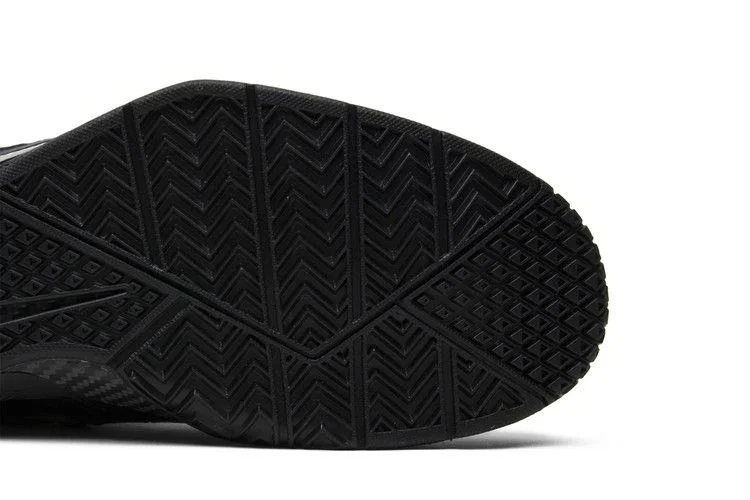 Krossovki-Nike-Zoom-Kobe-1-Protro-Mamba-Day-4