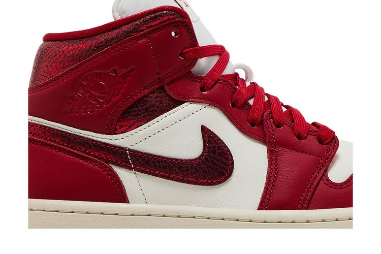 Кроссовки Wmns Air Jordan 1 Mid 'Valentine's Day 2025'