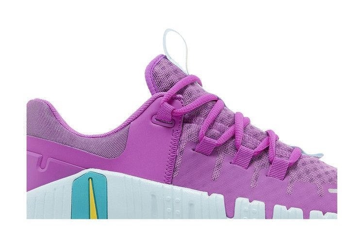 Кроссовки Nike Wmns Free Metcon 5 'Hyper Violet'