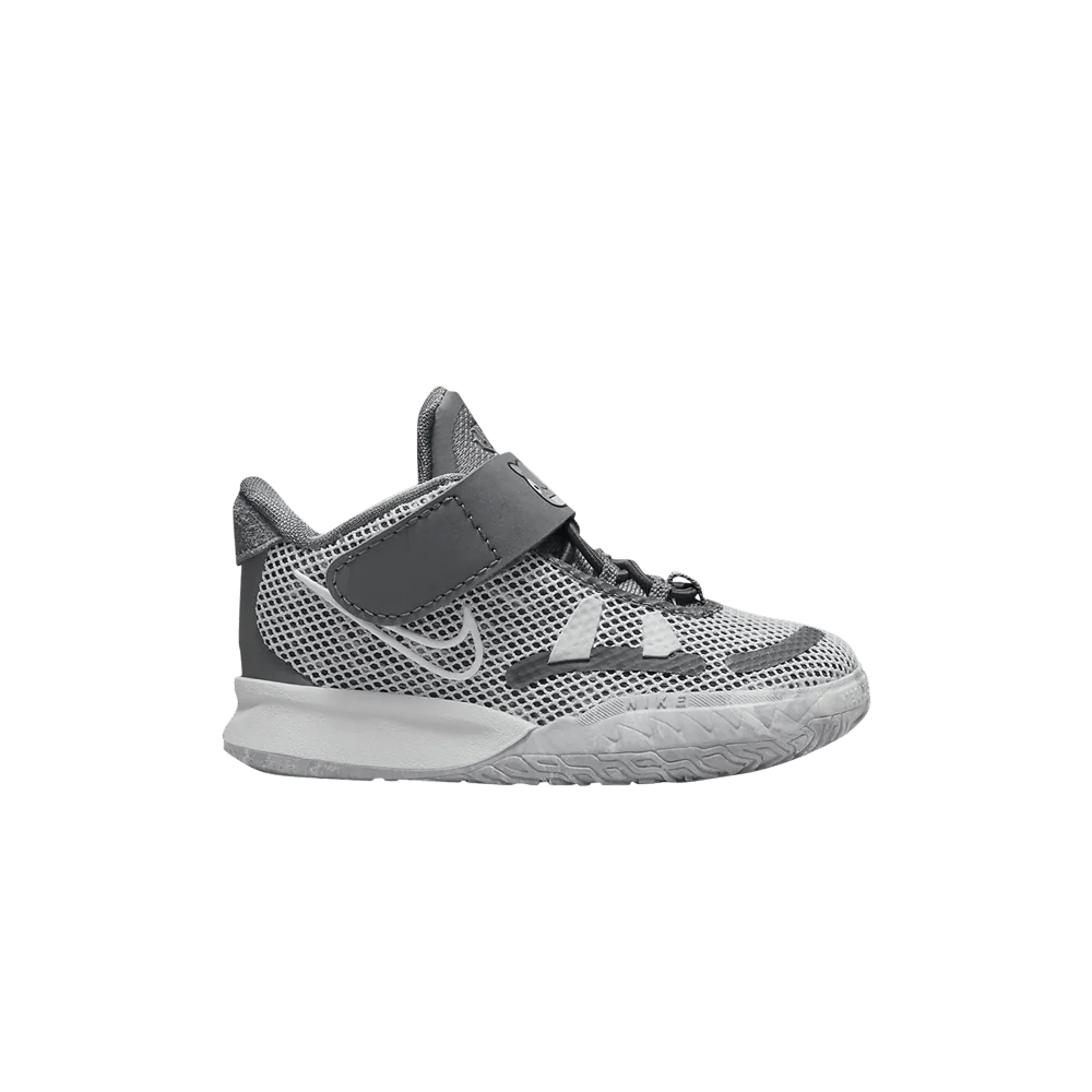 Krossovki-Nike-Kyrie-7-SE-TD-Chip