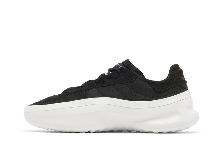 adifom-trxn-black-white-if2226_02