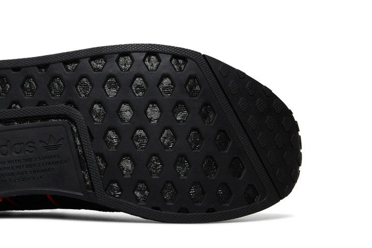 Кроссовки adidas NMD_R1 'Core Black Red'
