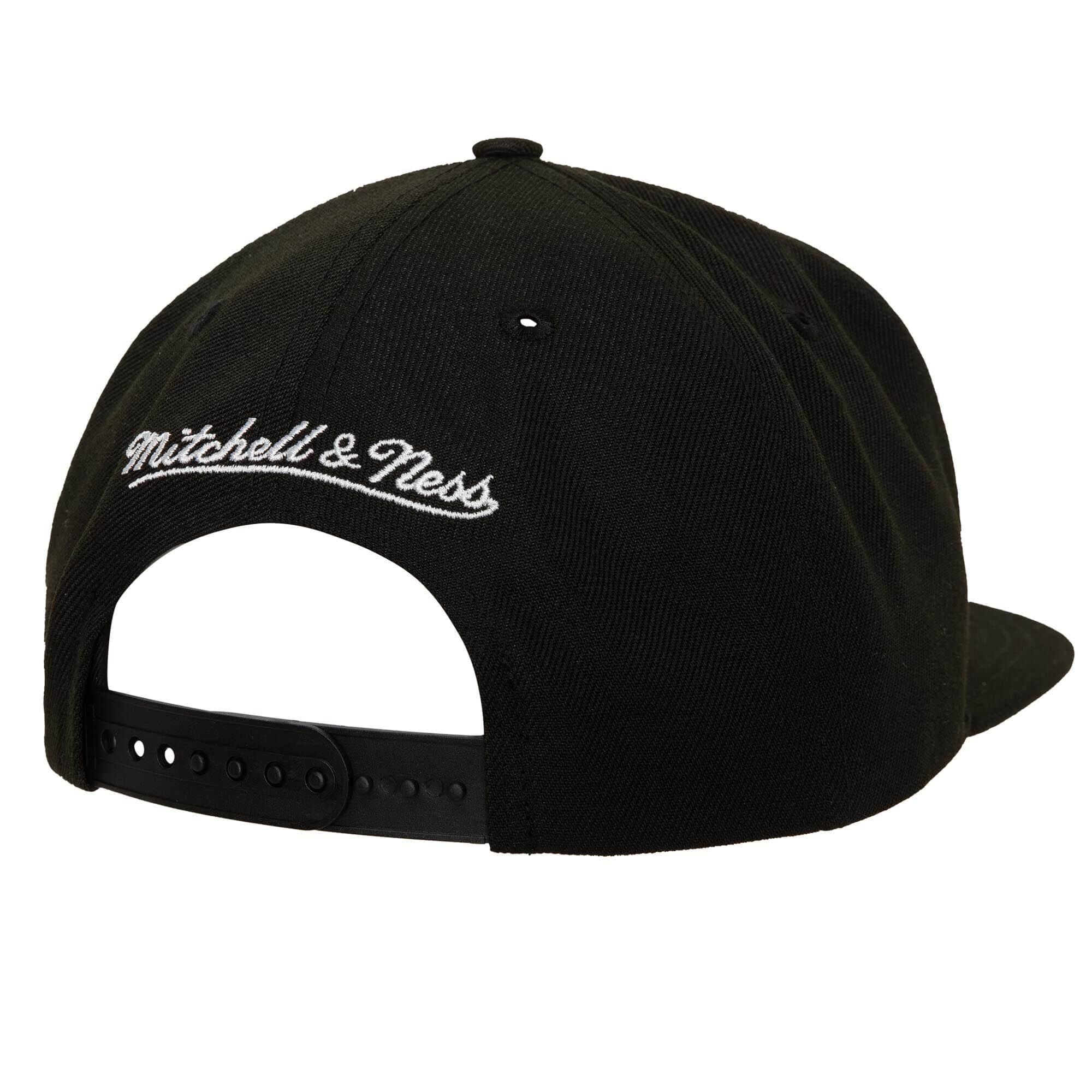 Mitchell-Ness-Team-Script-2.0-Snapback-Charlotte-Hornets-Hat-1