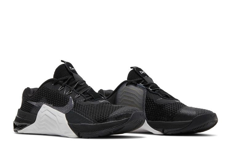 wmns-metcon-7-black-white-cz8280-010_07