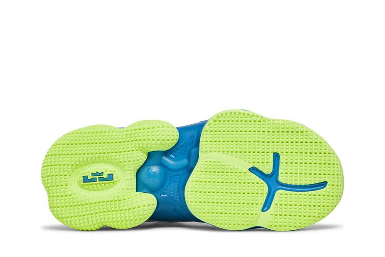 lebron-19-gs-tropical-dd0418-400_03
