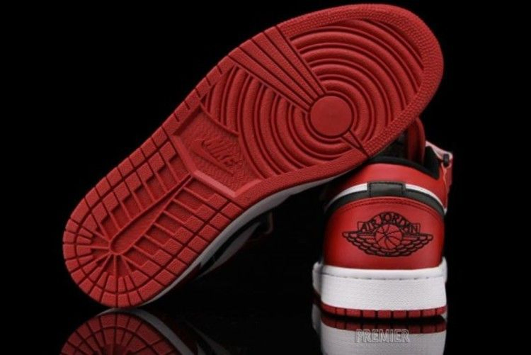 Кроссовки Air Jordan 1 Strap Low 'Black Toe'