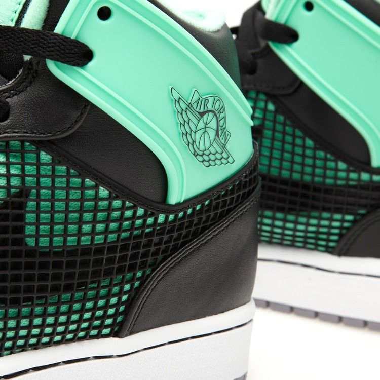 air-jordan-1-retro-89-599873-033_02