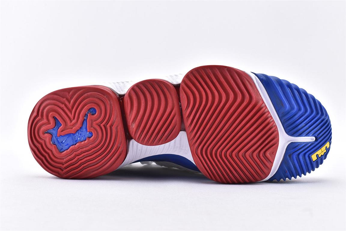Кроссовки Nike LeBron 16 Superman SuperBron