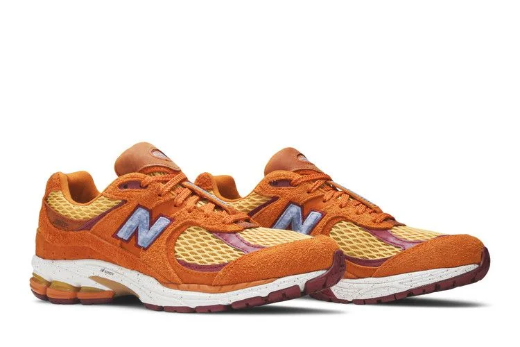 Krossovki-Salehe-Bembury-x-New-Balance-2002R-Peace-Be-The-Journey-7