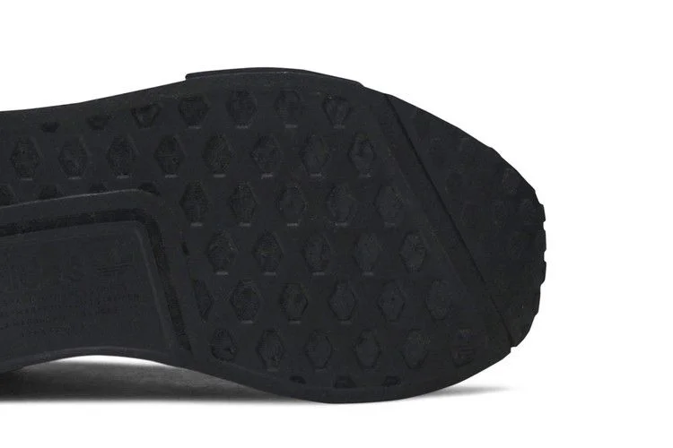 Кроссовки adidas NMD_R1 'Triple Black'
