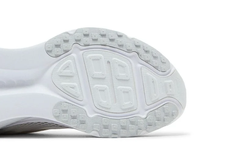 Кроссовки Nike Vomero 18 'White Photon Dust'