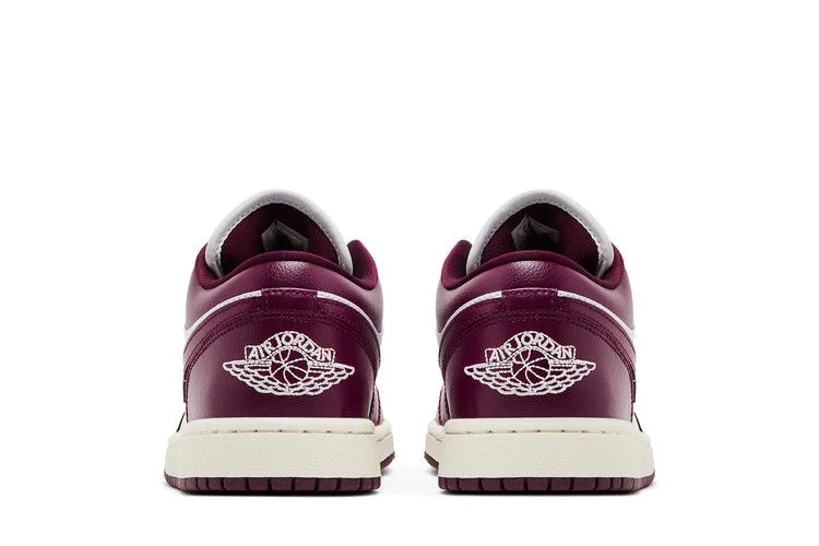 Кроссовки Wmns Air Jordan 1 Low 'Bordeaux'