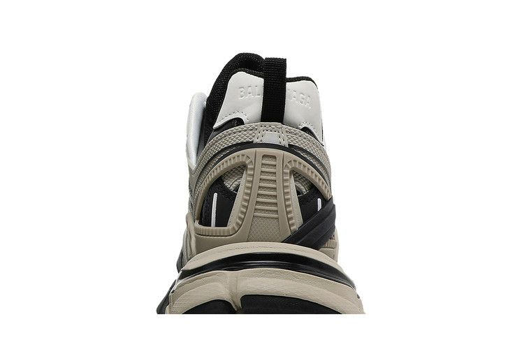 Кроссовки Balenciaga Track.2 Sneaker 'Beige Black'