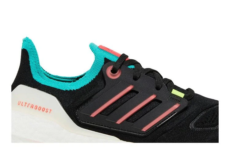 Krossovki-adidas-UltraBoost-22-Black-Turbo-Mint-1