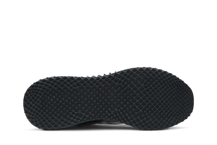 4d-runner-1-0-core-black-eg6247_03