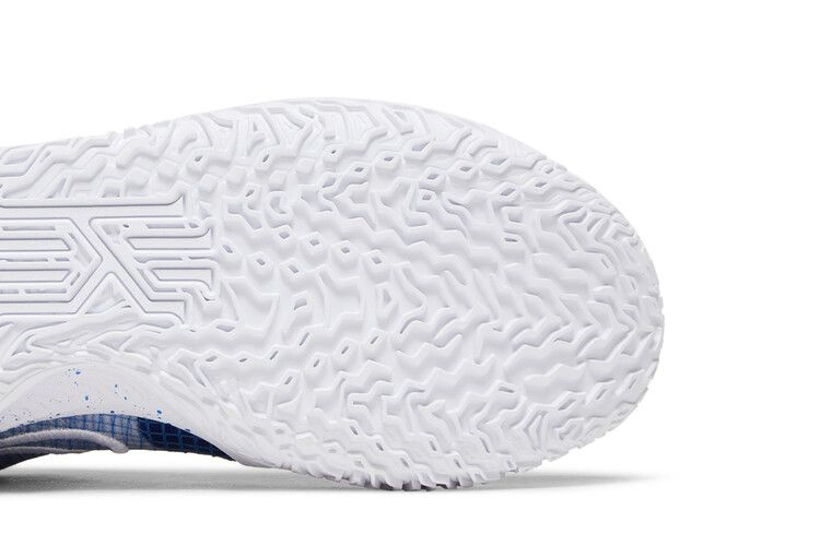 kyrie-low-4-tb-game-royal-dm5041-401_04