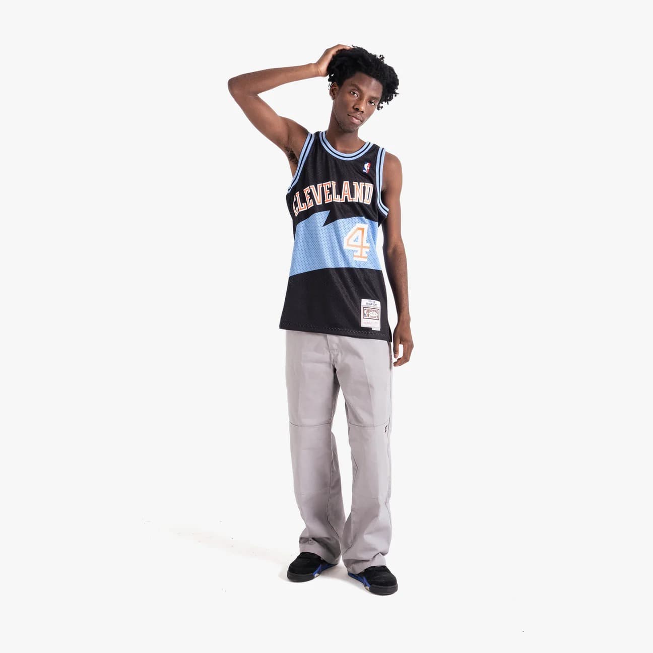 1997-98-Cleveland-Cavaliers-Shawn-Kemp-4-Swingman-Hardwood-Classics-Black-Jersey-3