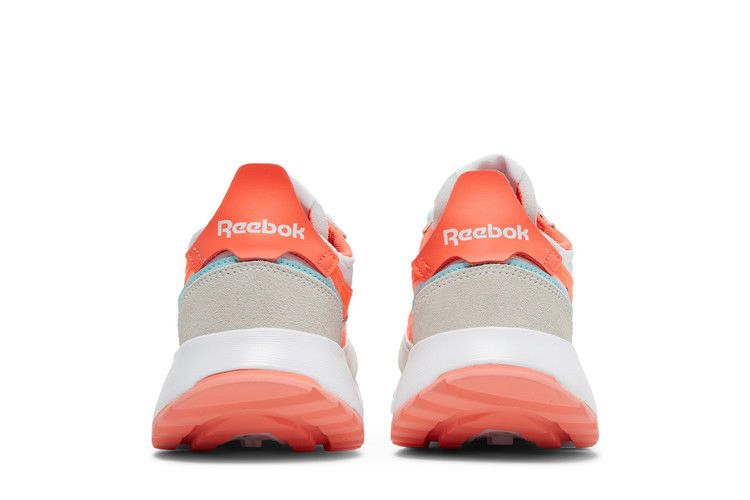 wmns-classic-leather-legacy-white-orange-flare-fy7435_05