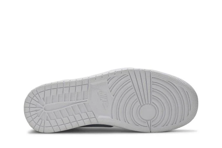Кроссовки Air Jordan 1 Retro Low OG Premium 'Ice Blue'