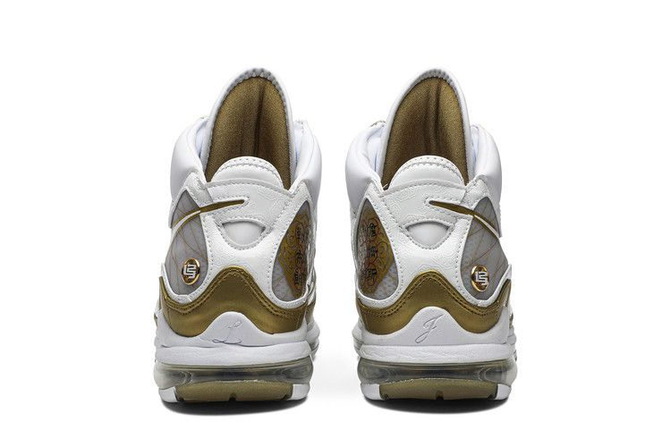 Кроссовки Nike Air Max LeBron 7 Retro QS 'China Moon' 2020