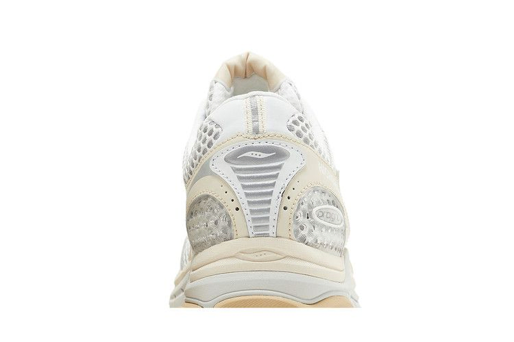 Кроссовки Highsnobiety x Saucony ProGrid Triumph 4 'Cream'
