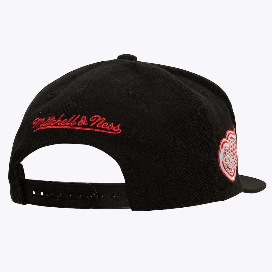 Бейсболка Mitchell & Ness Black Detroit Red Wings Retro Sport Vintage Snapback Hat