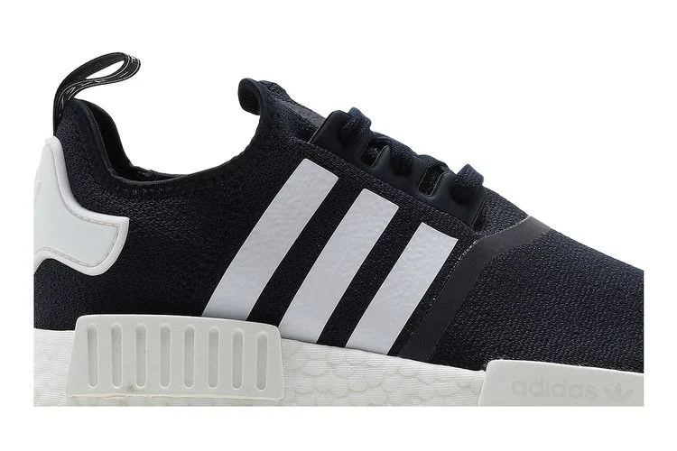 Krossovki-adidas-NMD_R1-Collegiate-Navy-1