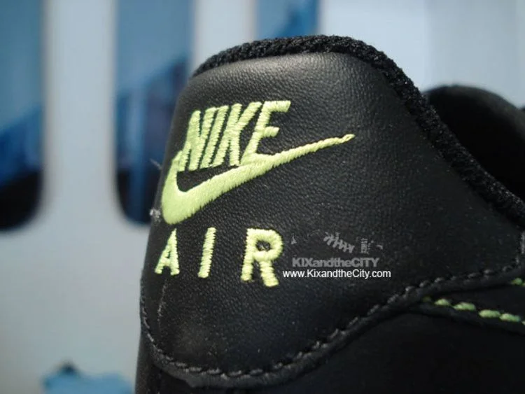 Krossovki-Nike-Air-Force-1-07-Black-Volt-2
