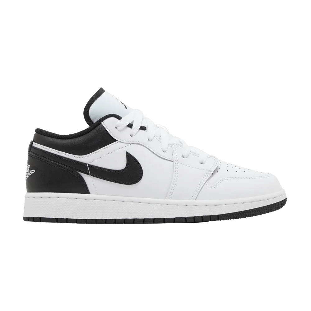 Krossovki-Air-Jordan-1-Low-GS-White-Black