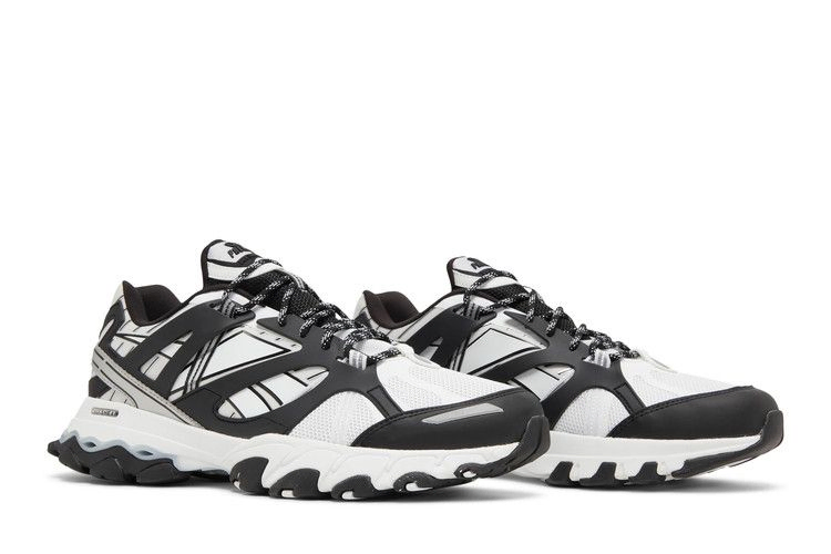 dmx-trail-shadow-white-black-ef8819_07