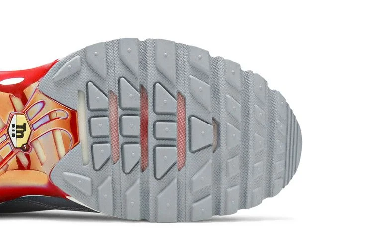 Krossovki-Nike-Air-Max-Plus-TN-SE-Speed-Red-4