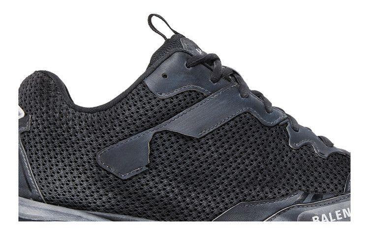balenciaga-track-3-sneaker-black-700875-w3rf1-1090_01