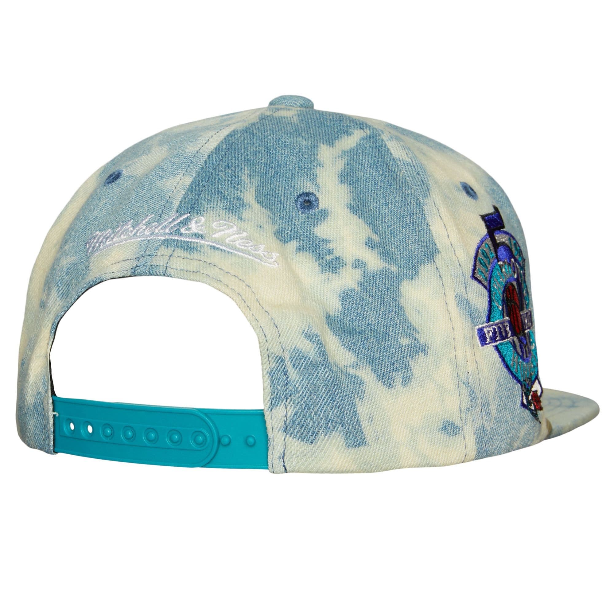 Mitchell-Ness-Acid-Wash-Snapback-HWC-Charlotte-Hornets-Hat-1